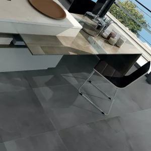 Carrelage AMBIANCE 123 60x60 cm, finition pierre gris clair mate, style moderne et épuré-MagasinDeCarrelage-VAL D'OISE,FRANCE