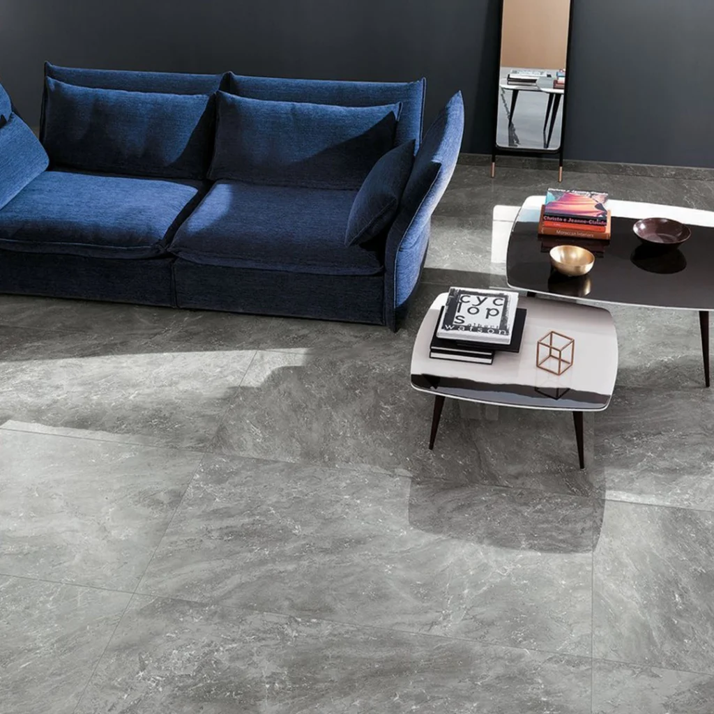 Carrelage intérieur brillant blanc pour pièces lumineuses et modernes - VAL D'OISE, FRANCE